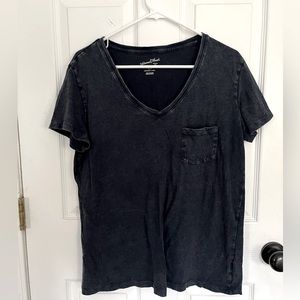 Universal Thread Navy Blue v-neck T-shirt - Large - like new